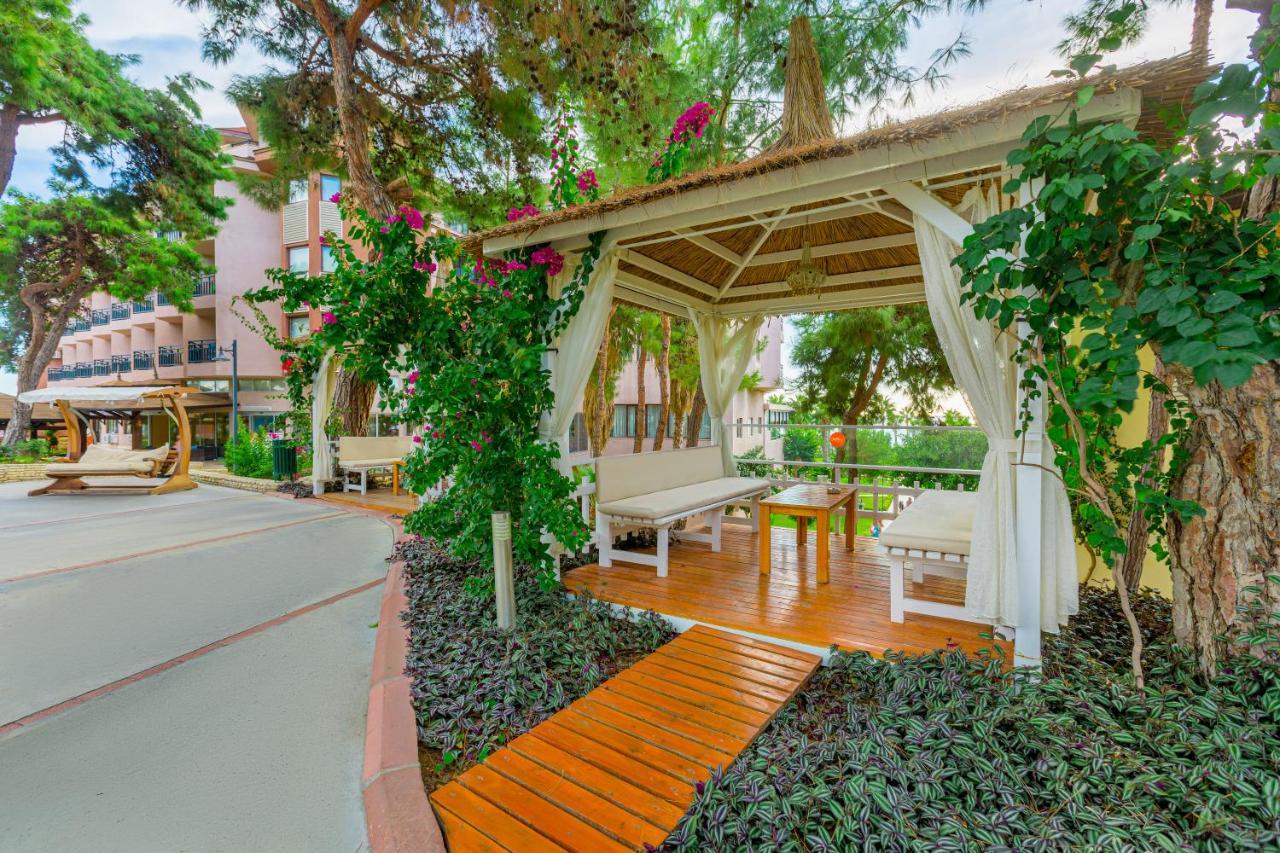 Justiniano Club Park Conti Hotel Окурджалар Екстериор снимка